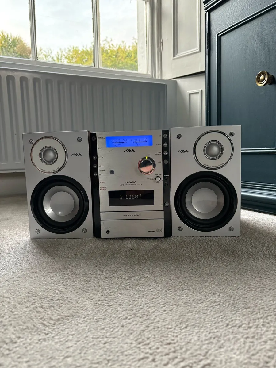 AIWA XR-FA700 Micro Hi-Fi Component System - Image 1