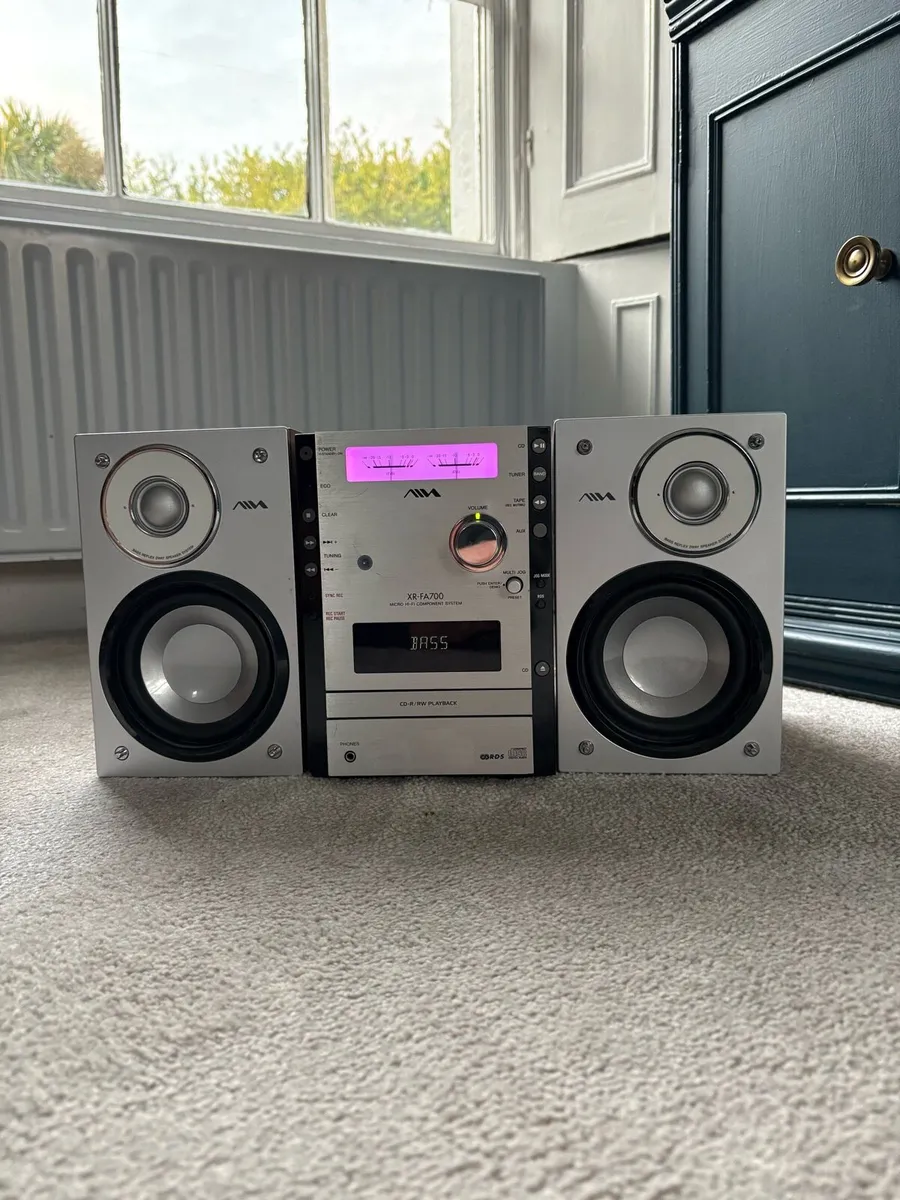 AIWA XR-FA700 Micro Hi-Fi Component System - Image 2