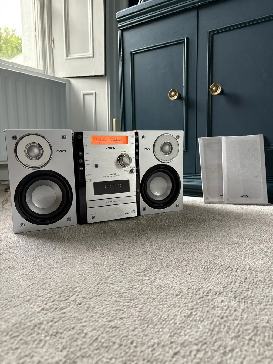 AIWA XR-FA700 Micro Hi-Fi Component System - Image 4