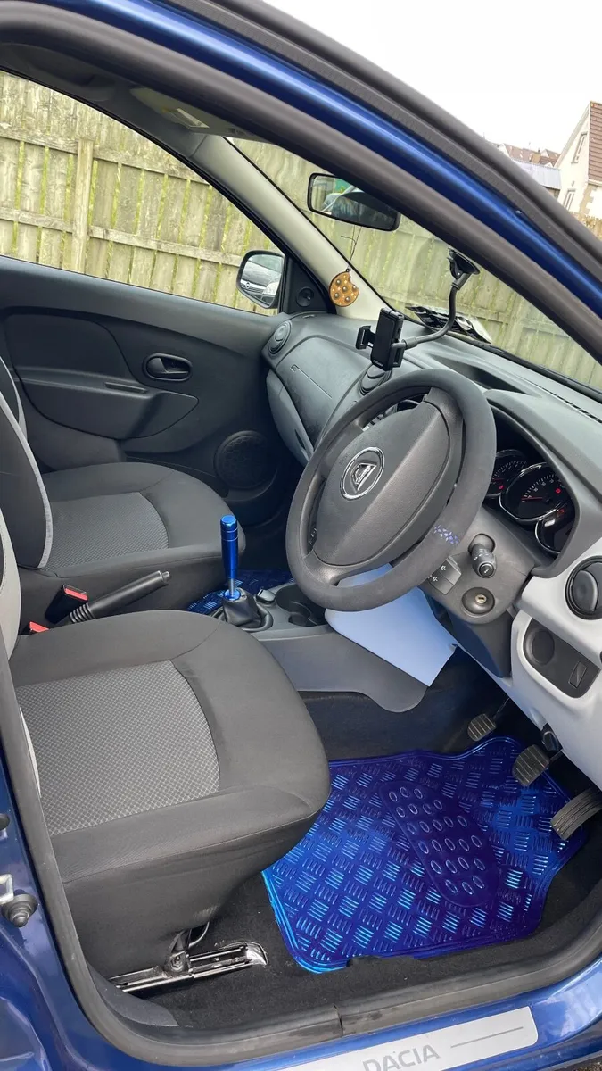 Dacia Sandero 2013 very low mileage 54 000 km - Image 4