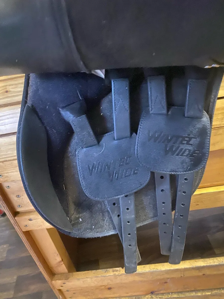 17” Wintec wide adjustable saddle - Image 4