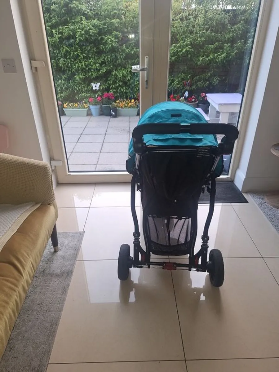 Out 'n' about little nipper buggy - Image 2