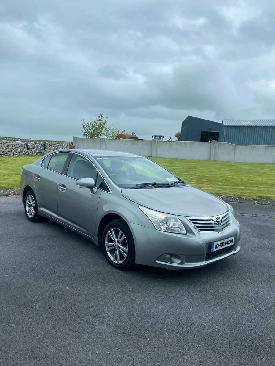Toyota Avensis 2010 - Image 1