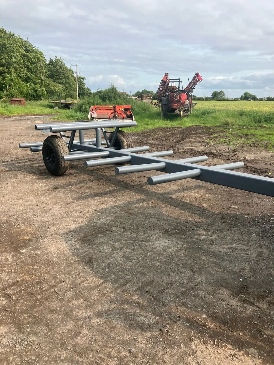 Bale trailer - Image 1