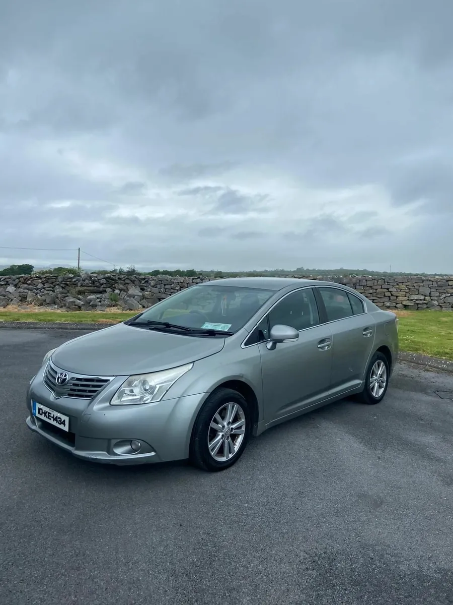 Toyota Avensis 2010 - Image 2