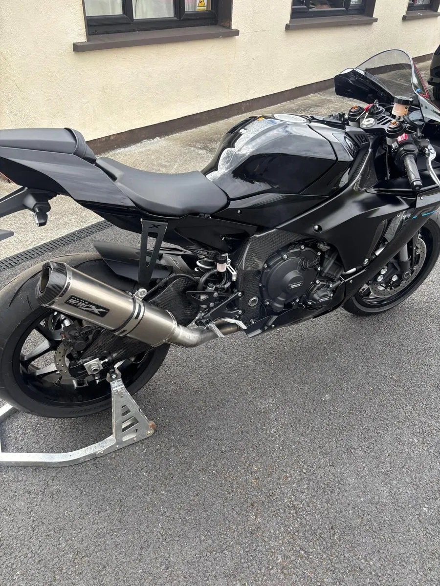 Yamaha R1 - Image 2