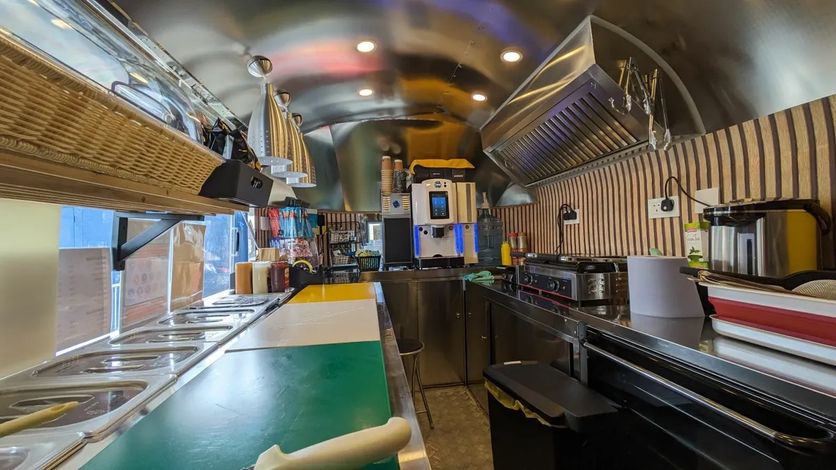 Food trailer+ business - Image 3
