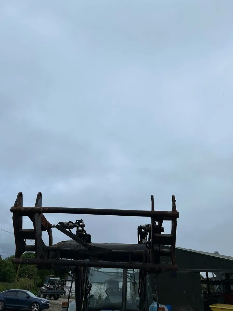Howard front loader - Image 2