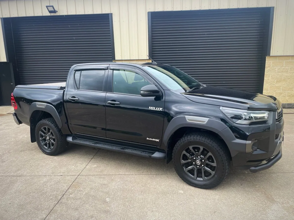 2021 TOYOTA HILUX 2.8 D4D INVINCIBLE X AUTO - Image 4