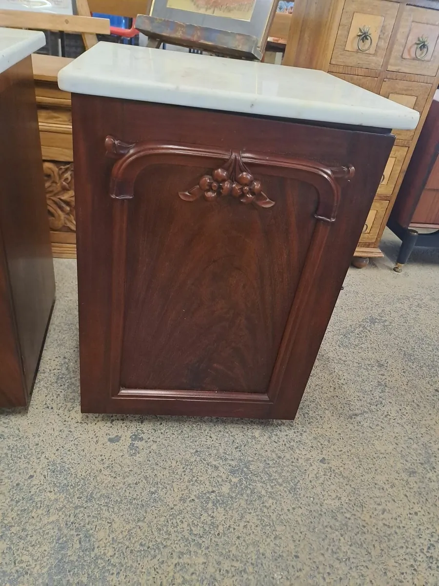 Pair vintage marble top mahogany cabinets - Image 3