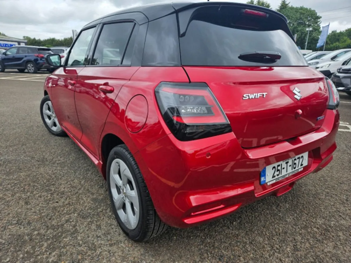 Suzuki Swift 1.2 Hybrid Motion CVT - Image 4