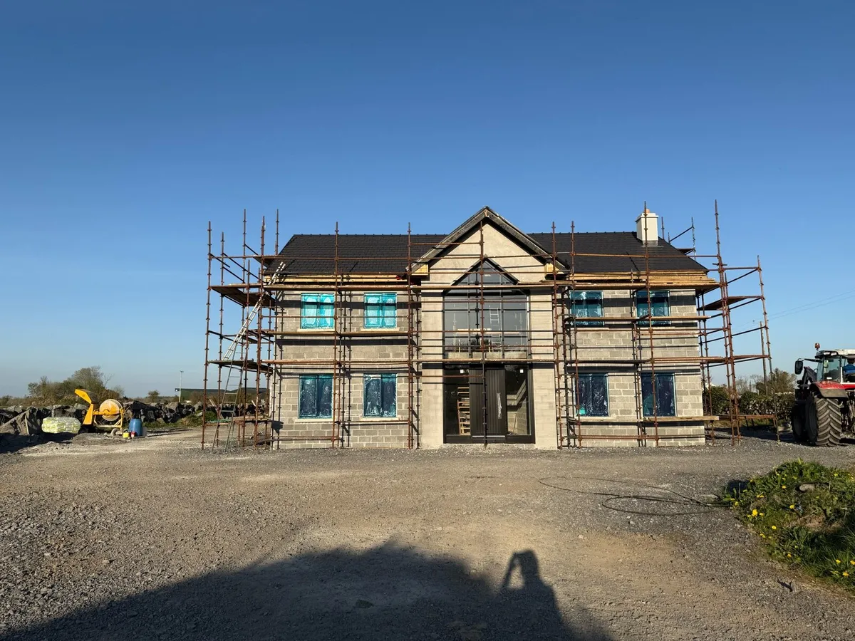 Scaffolding for 3500 sq ft house - Image 1