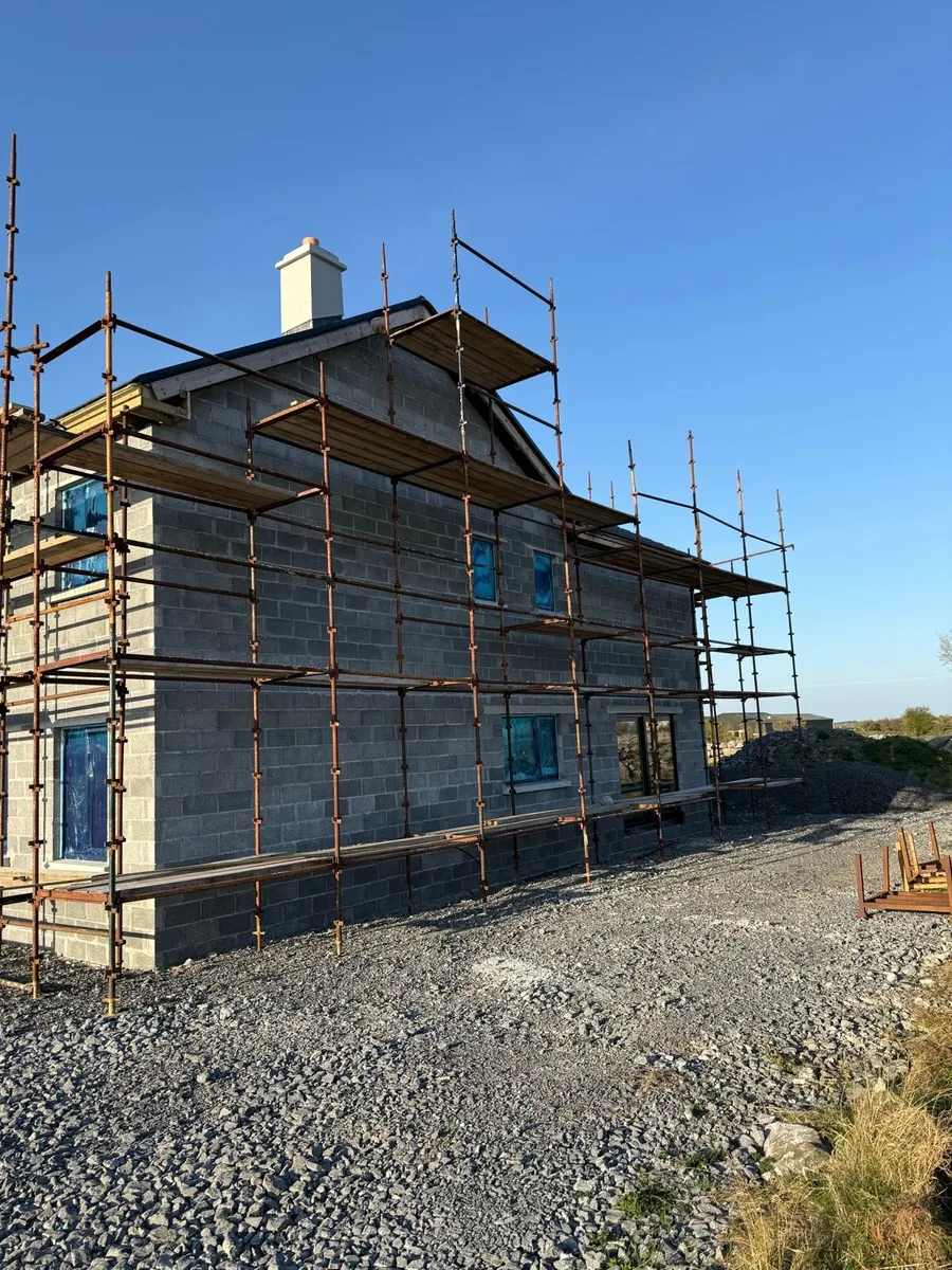Scaffolding for 3500 sq ft house - Image 4