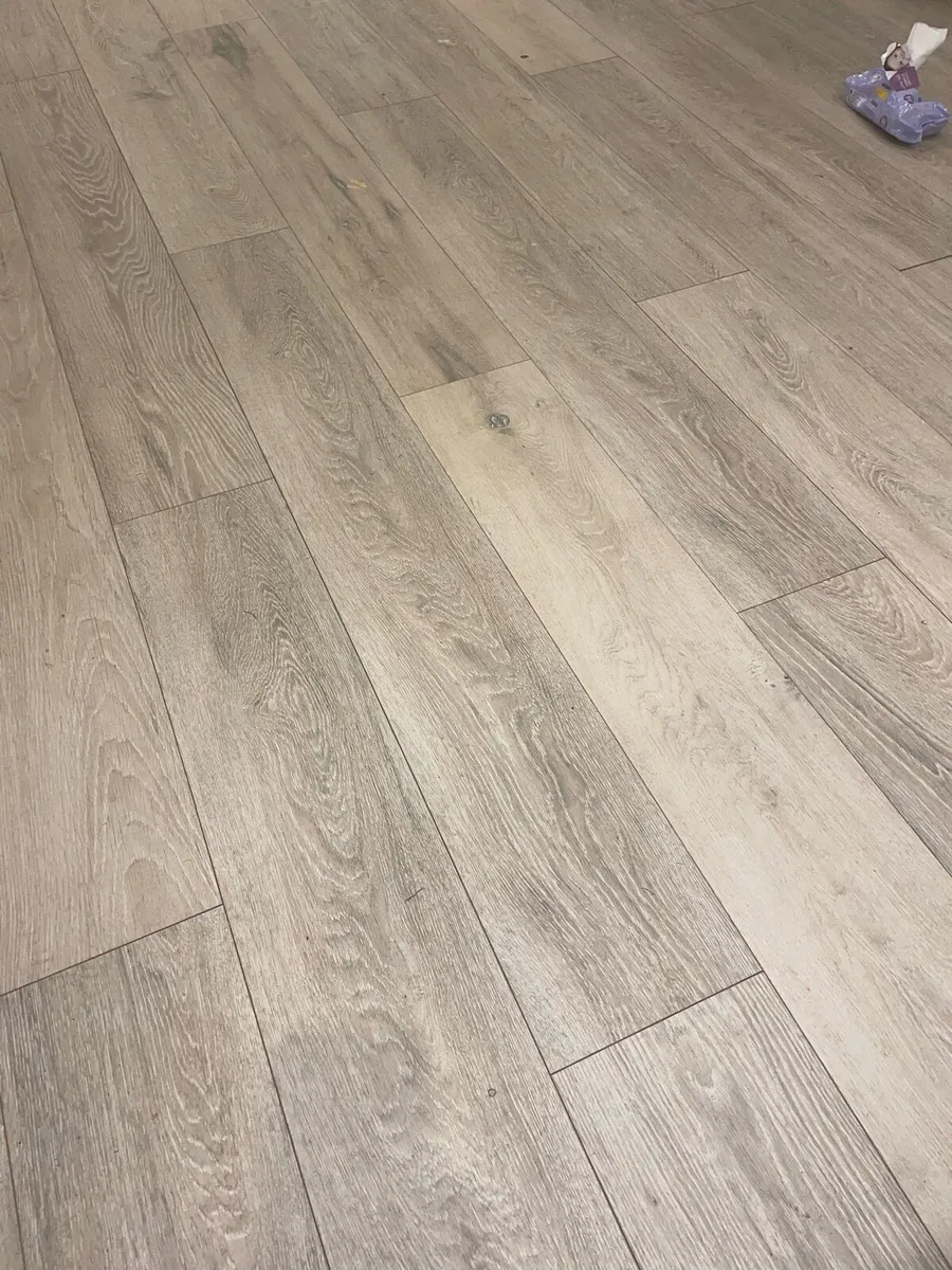 Laminate flooring - Image 1