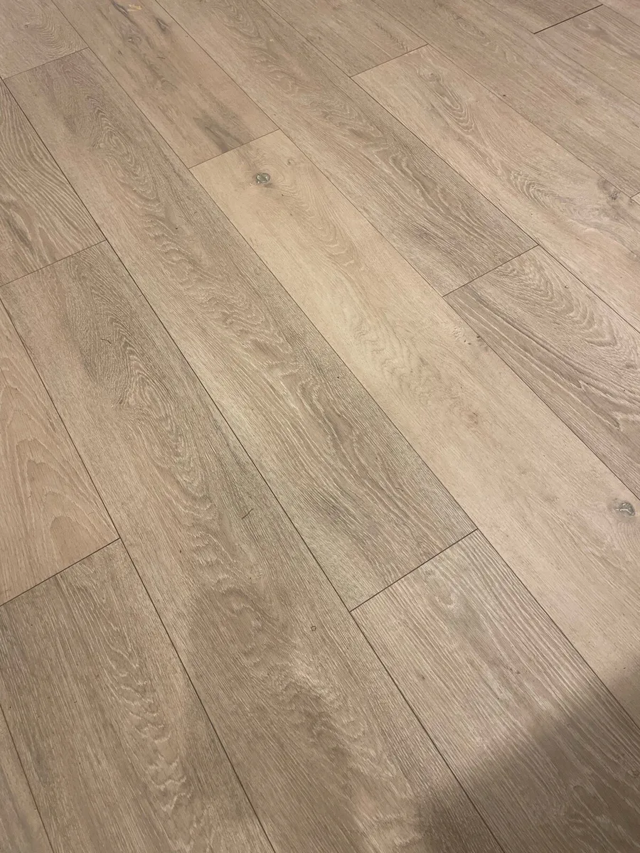 Laminate flooring - Image 4
