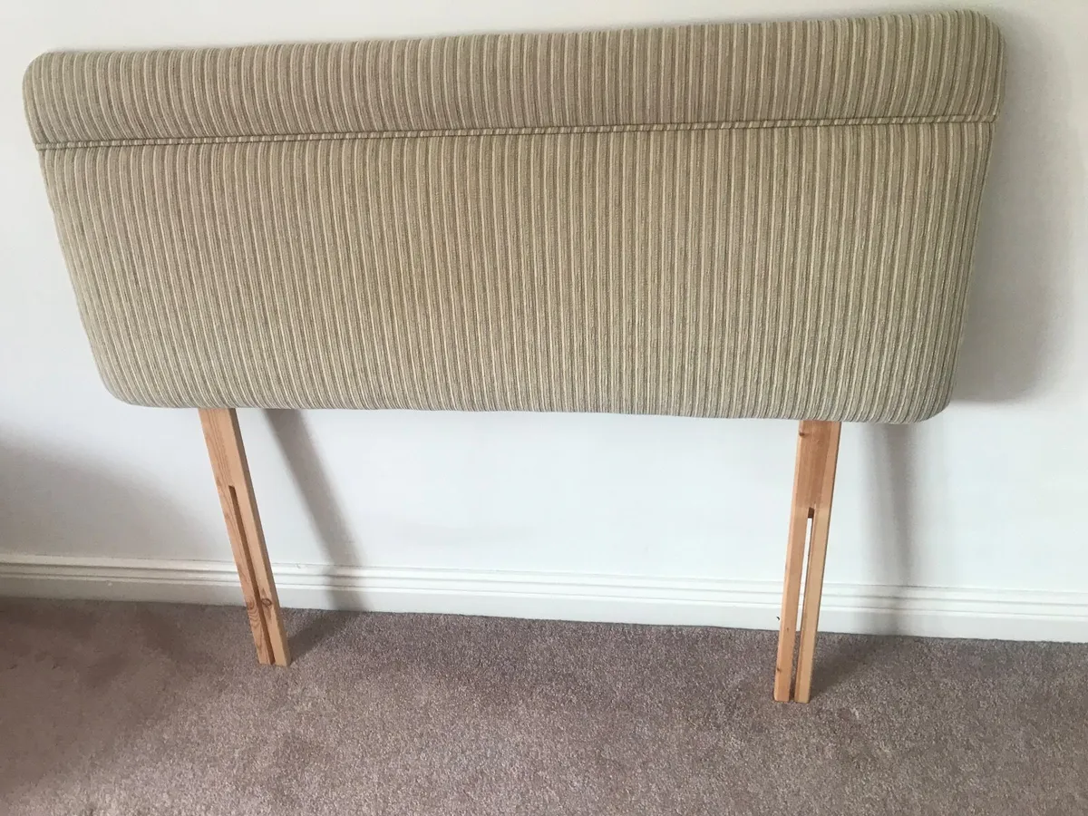 Bed headboard