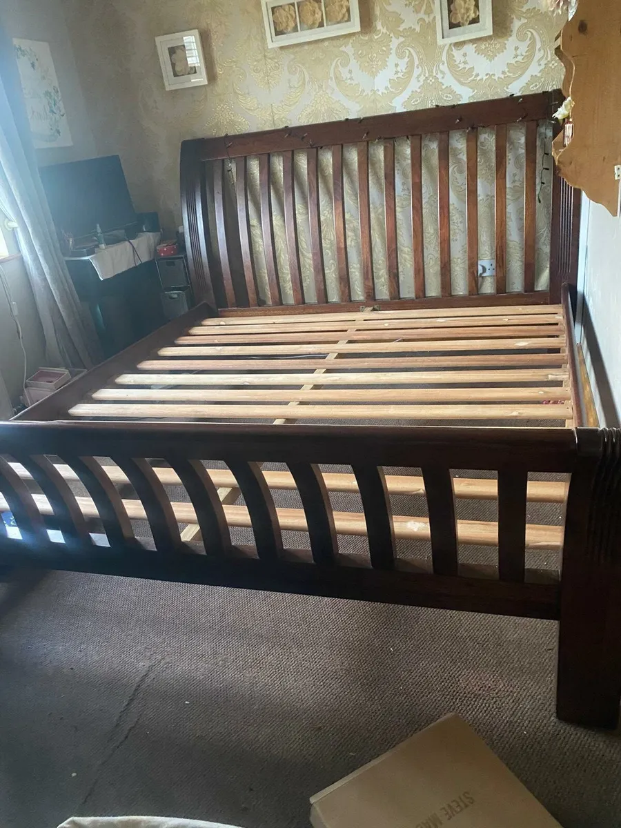 Dark Oak Sleigh King size Bedframe - Image 2