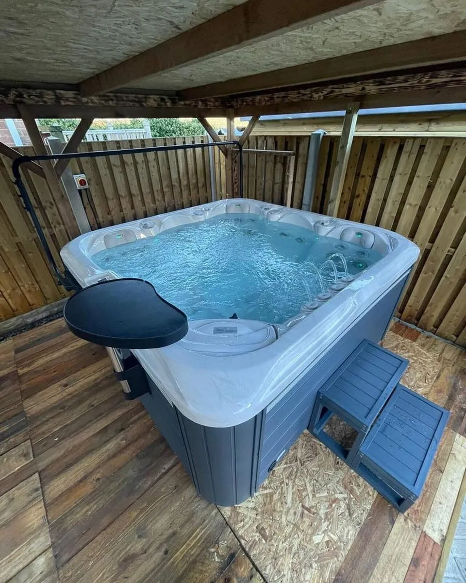 Free Delivery & £2000 Off This Hot Tub - Image 1