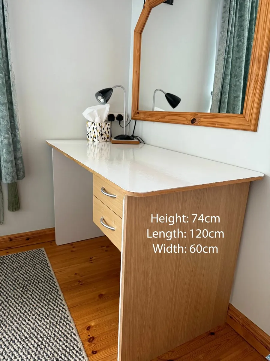 Desk with 2 Drawers - Image 1