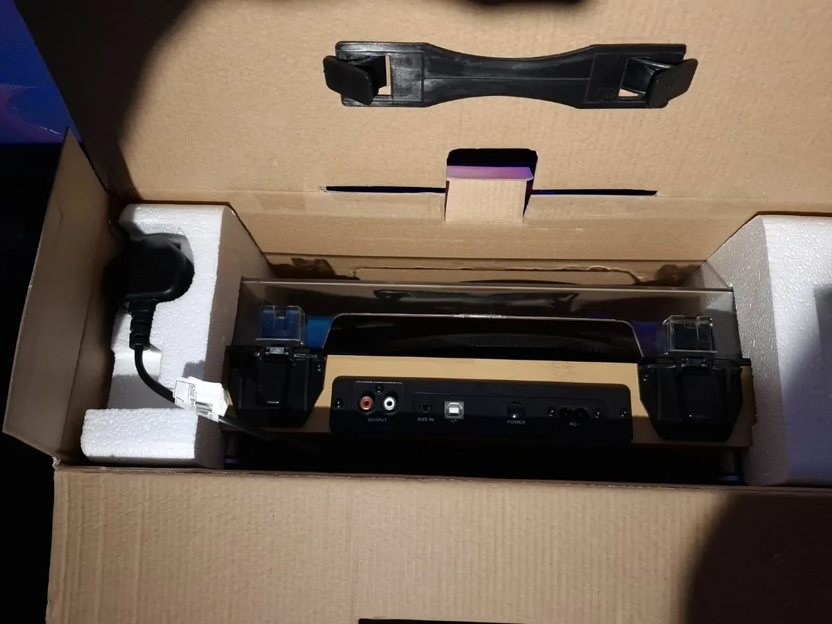 JAM Vinyl Player + Logitech Z333 Speakers - Image 4