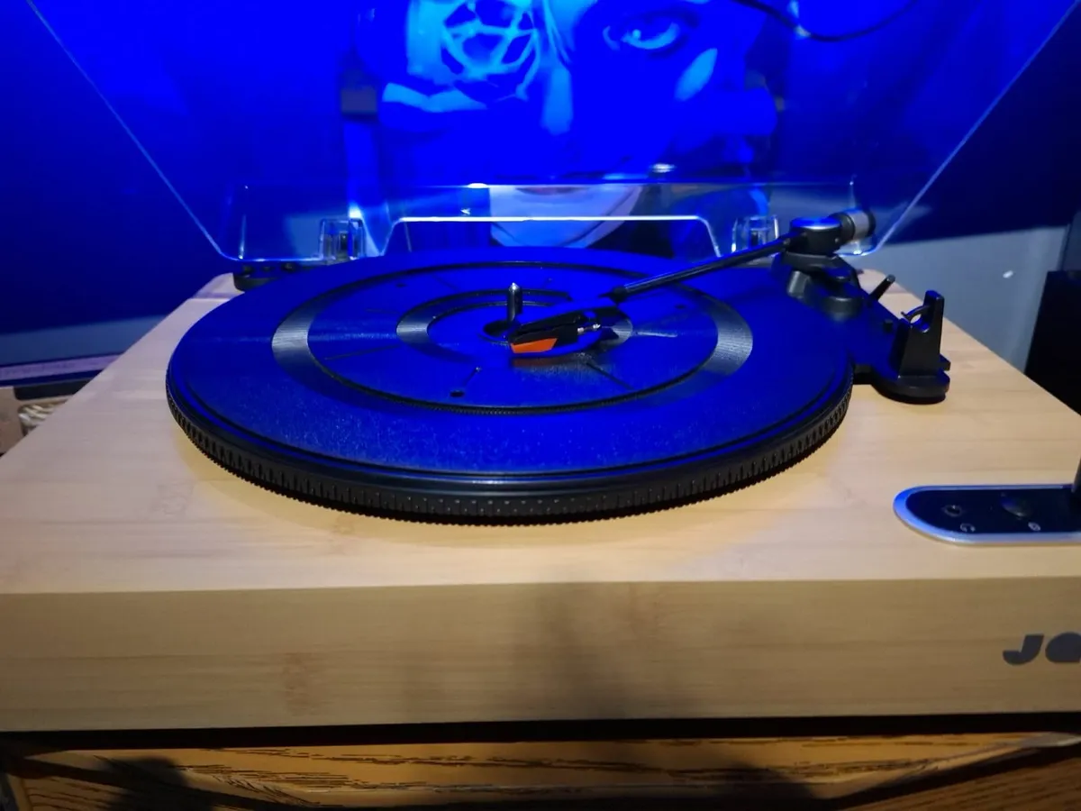 JAM Vinyl Player + Logitech Z333 Speakers - Image 1