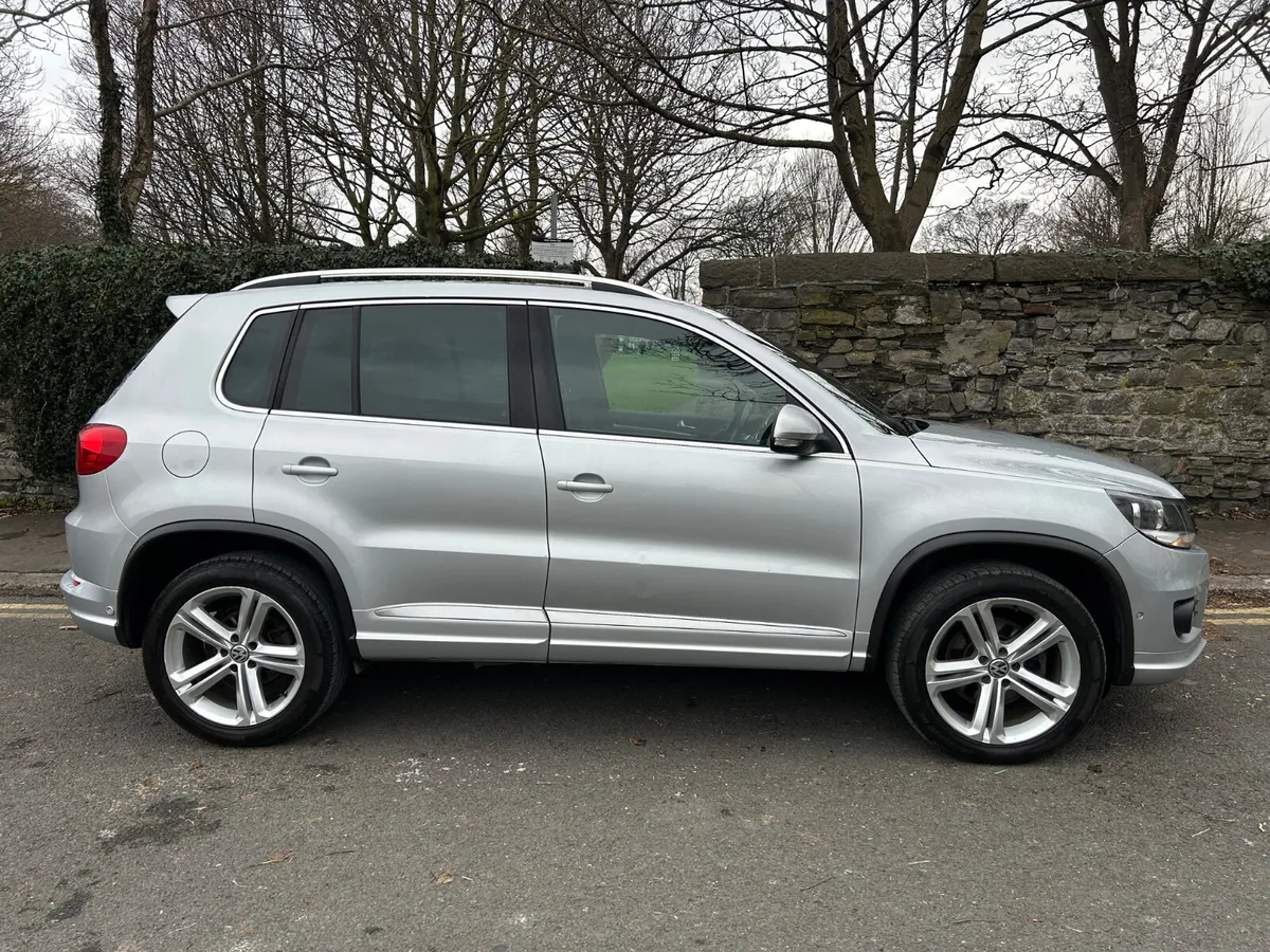 2015 VOLKSWAGEN TIGUAN R DESIGN PANORAMIC SUNROOF - Image 4