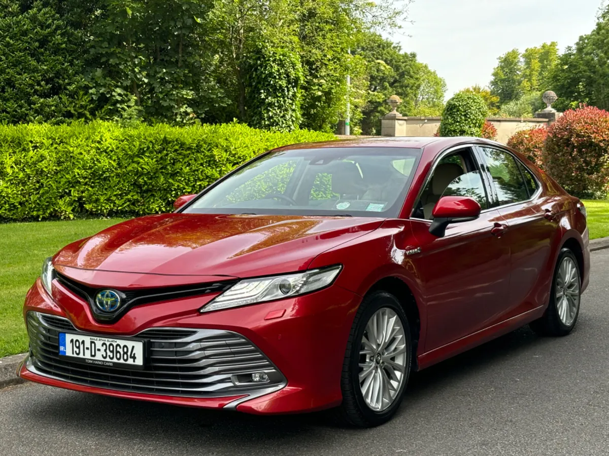 Toyota Camry 2.5 HYBRID PLATINUM 2019 - Image 2