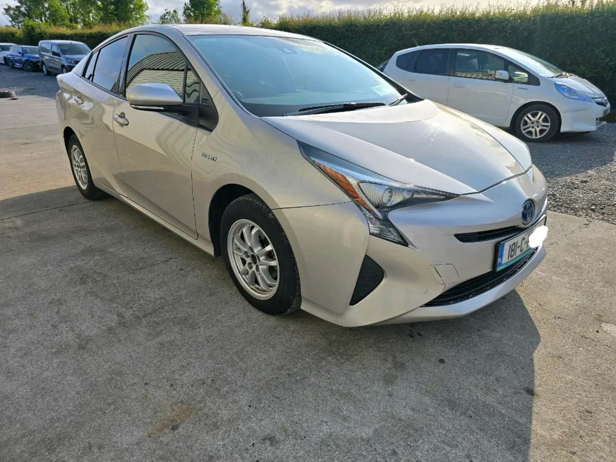 181 TOYOTA PRIUS - Image 1