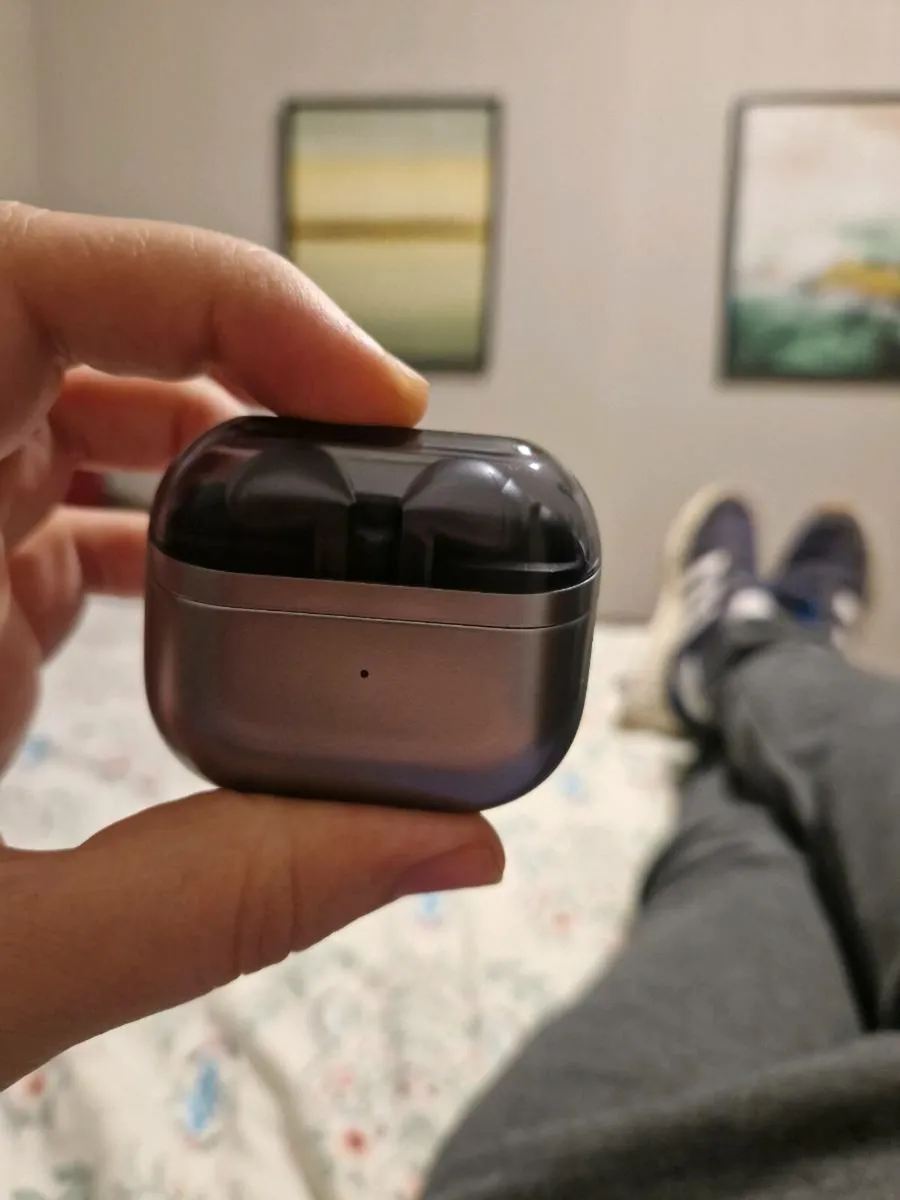 Samsung Galaxy Buds 3 Pro - Image 1