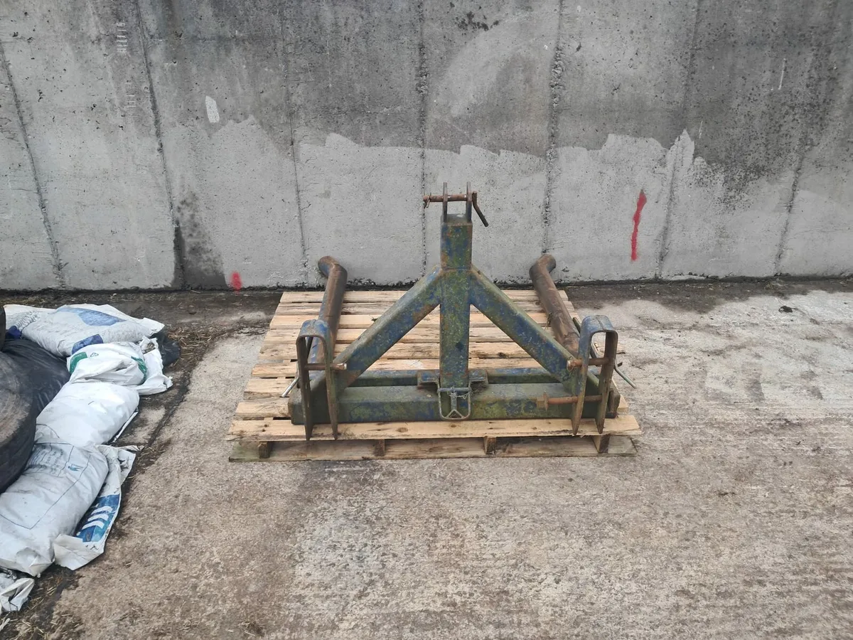 Bale lifter