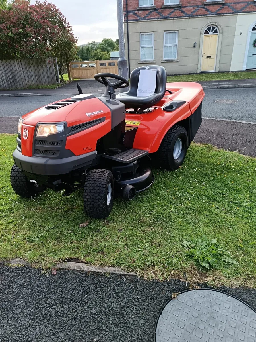 Husqvarna ride on lawnmower - Image 1