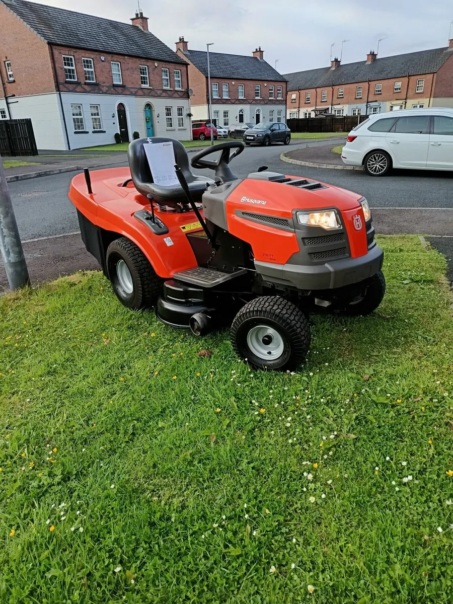 Husqvarna ride on lawnmower - Image 2