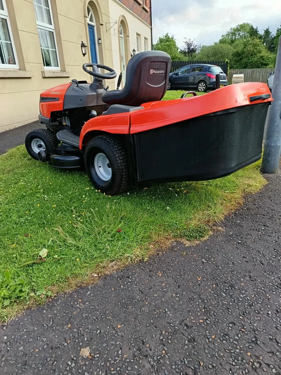 Husqvarna ride on lawnmower - Image 3