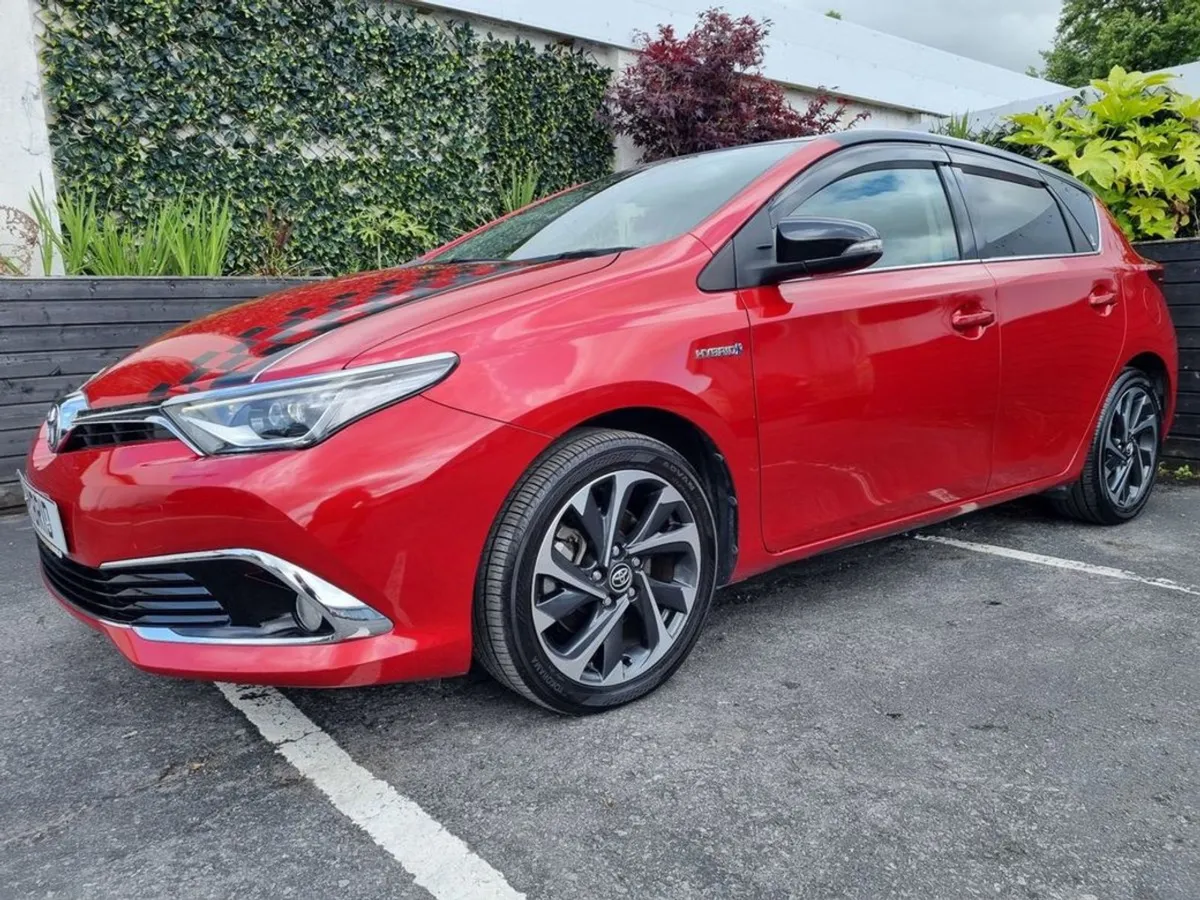 Toyota Auris Hybrid / Luna Sport Brick Lane Editi - Image 2