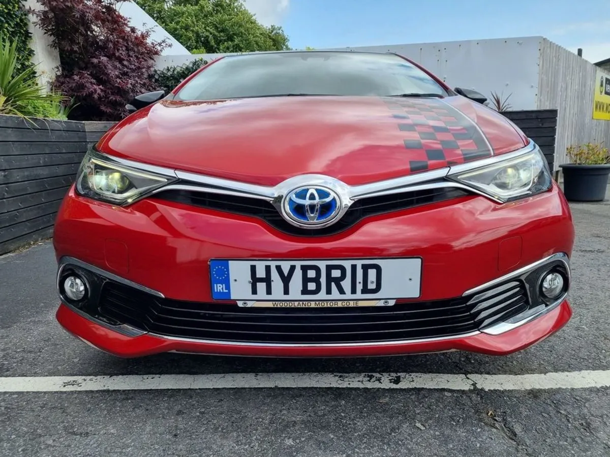 Toyota Auris Hybrid / Luna Sport Brick Lane Editi - Image 3