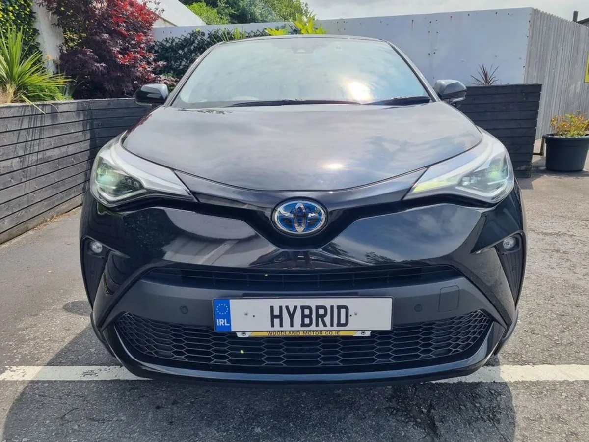 Toyota C-HR 1.8 Hybrid / SOL G-pack TOP Spec / Ta - Image 4