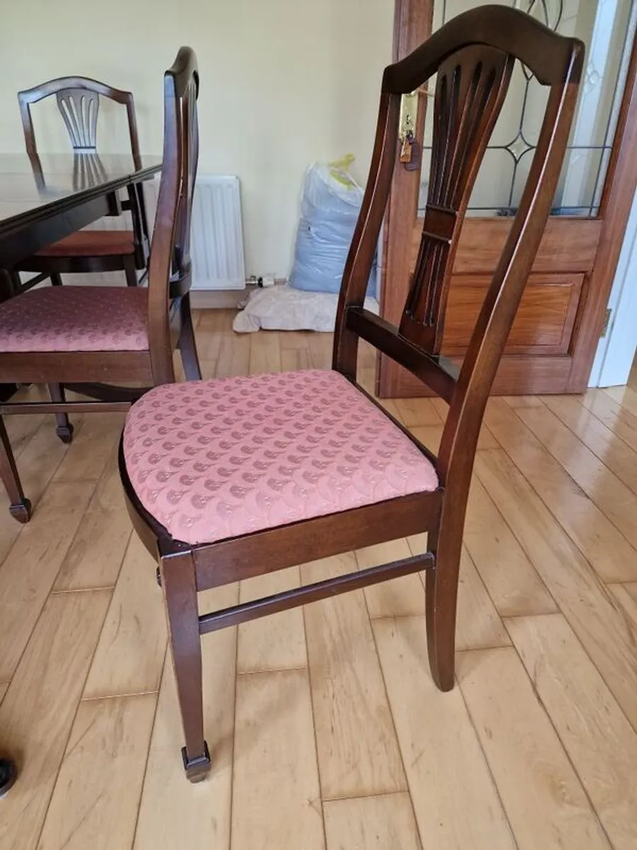 Mahogany dining table 6-8 seater - Image 3