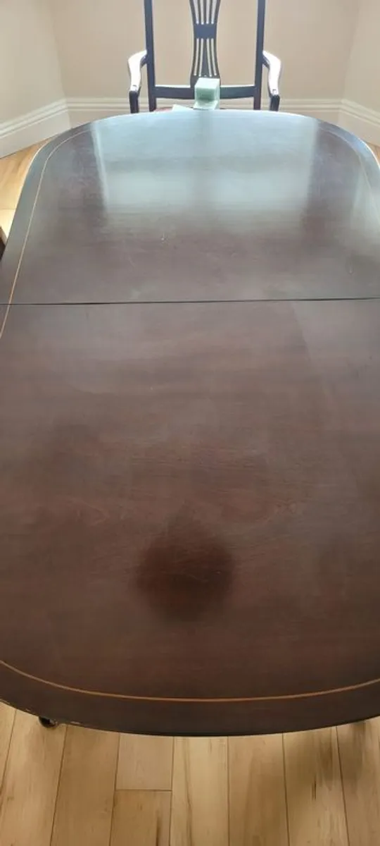 Mahogany dining table 6-8 seater - Image 4