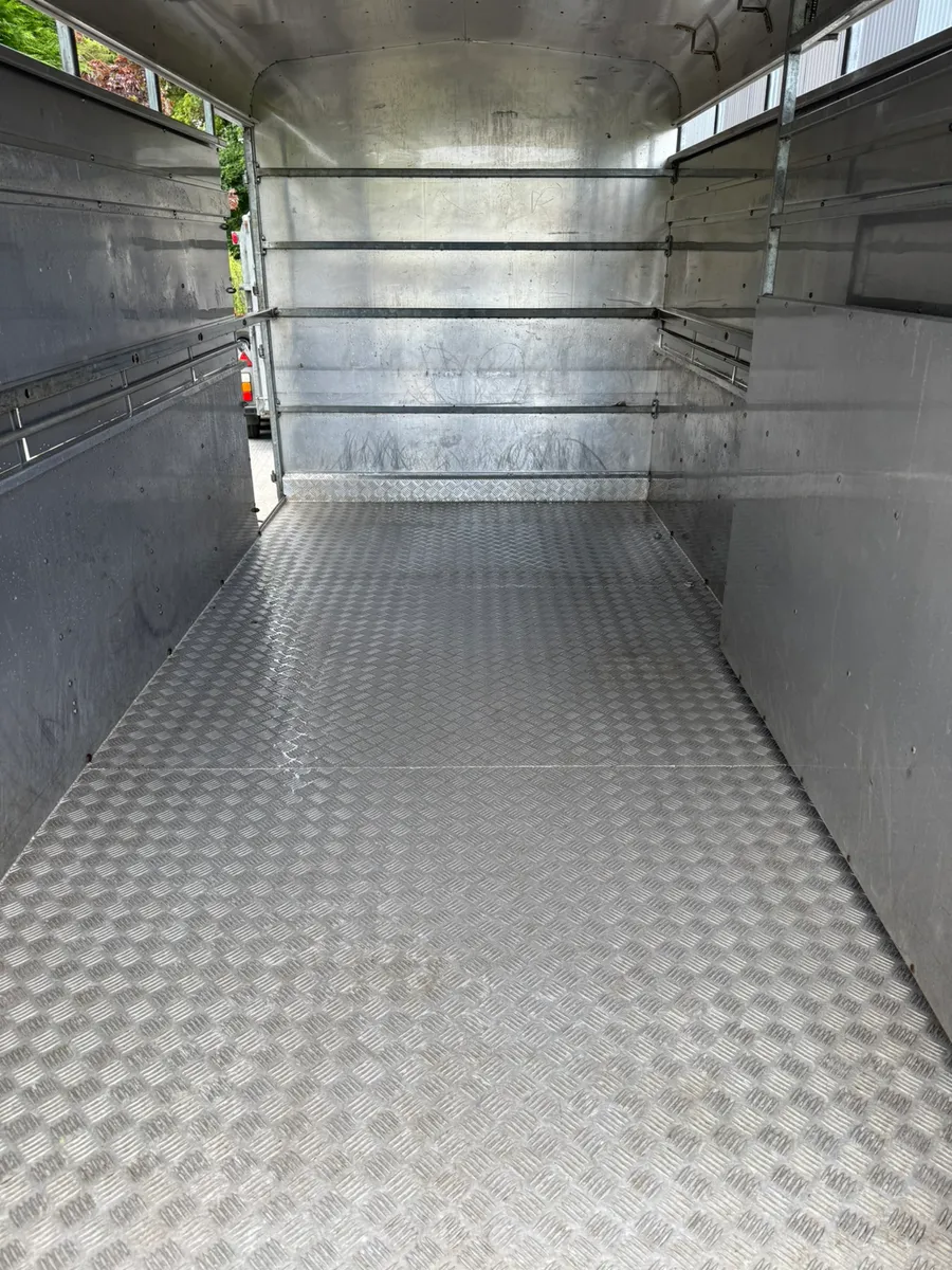 Hudson livestock trailer - Image 1