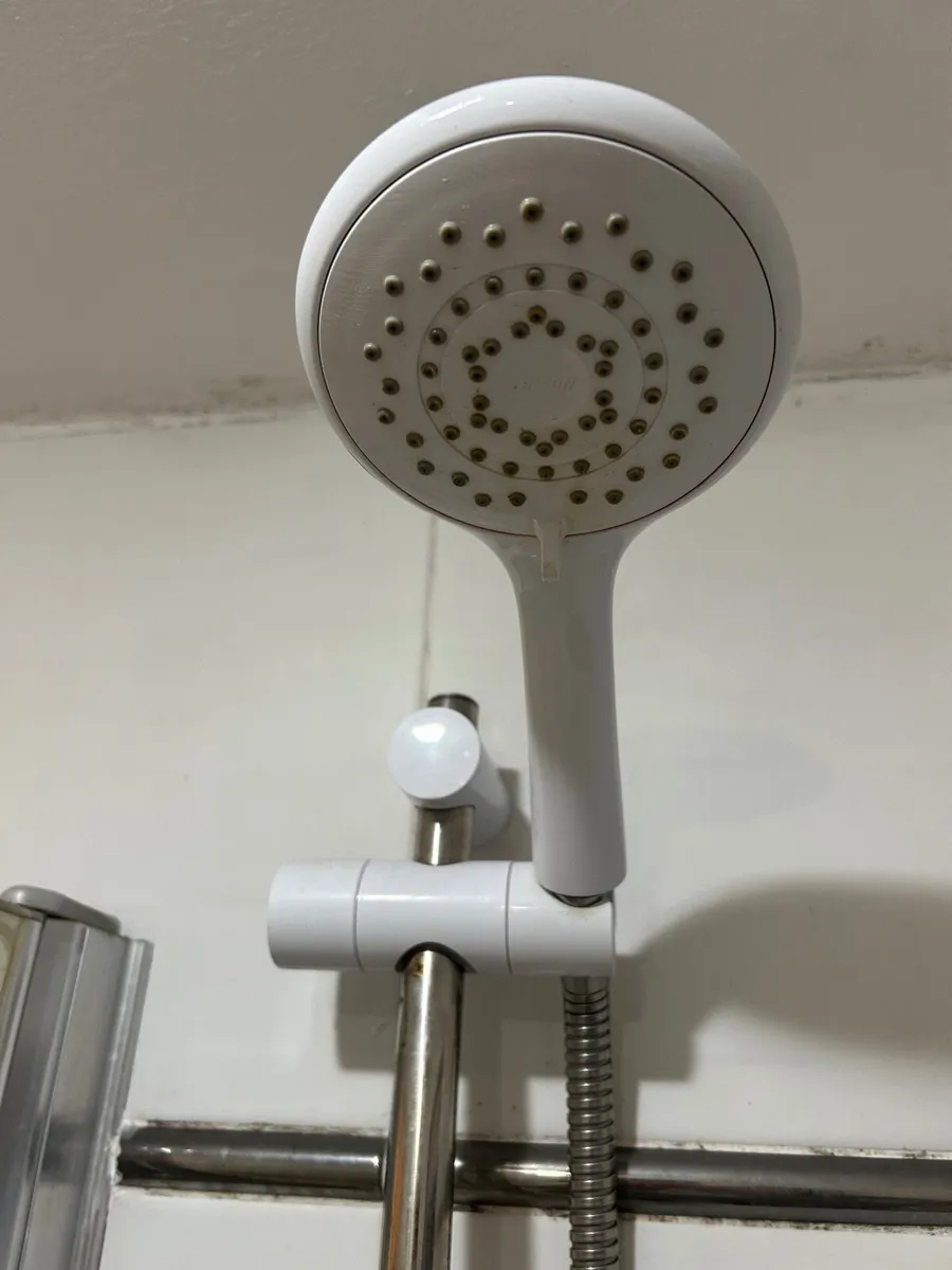 Triton electric shower - Image 3