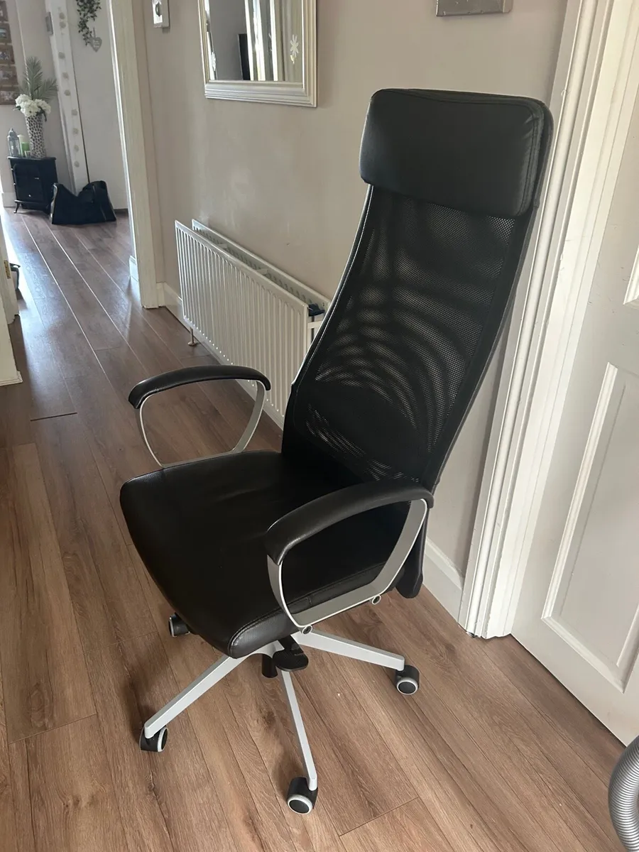 Ergonomic Office Chair - Image 1