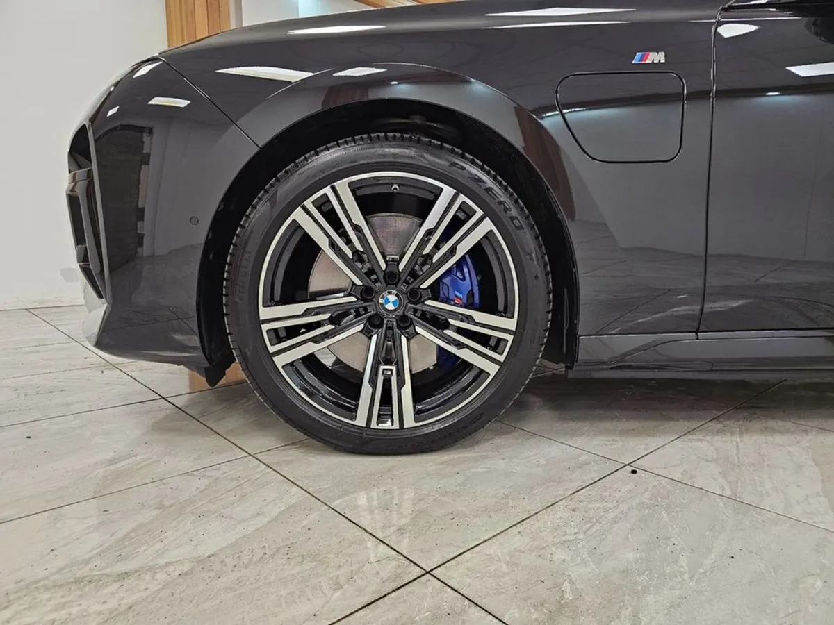 BMW 7 Series PAN Roof //huge Savings - Image 3