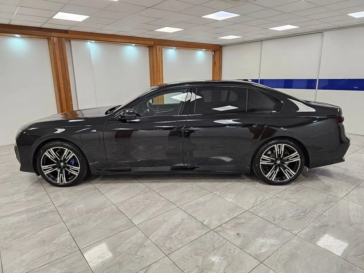 BMW 7 Series PAN Roof //huge Savings - Image 4