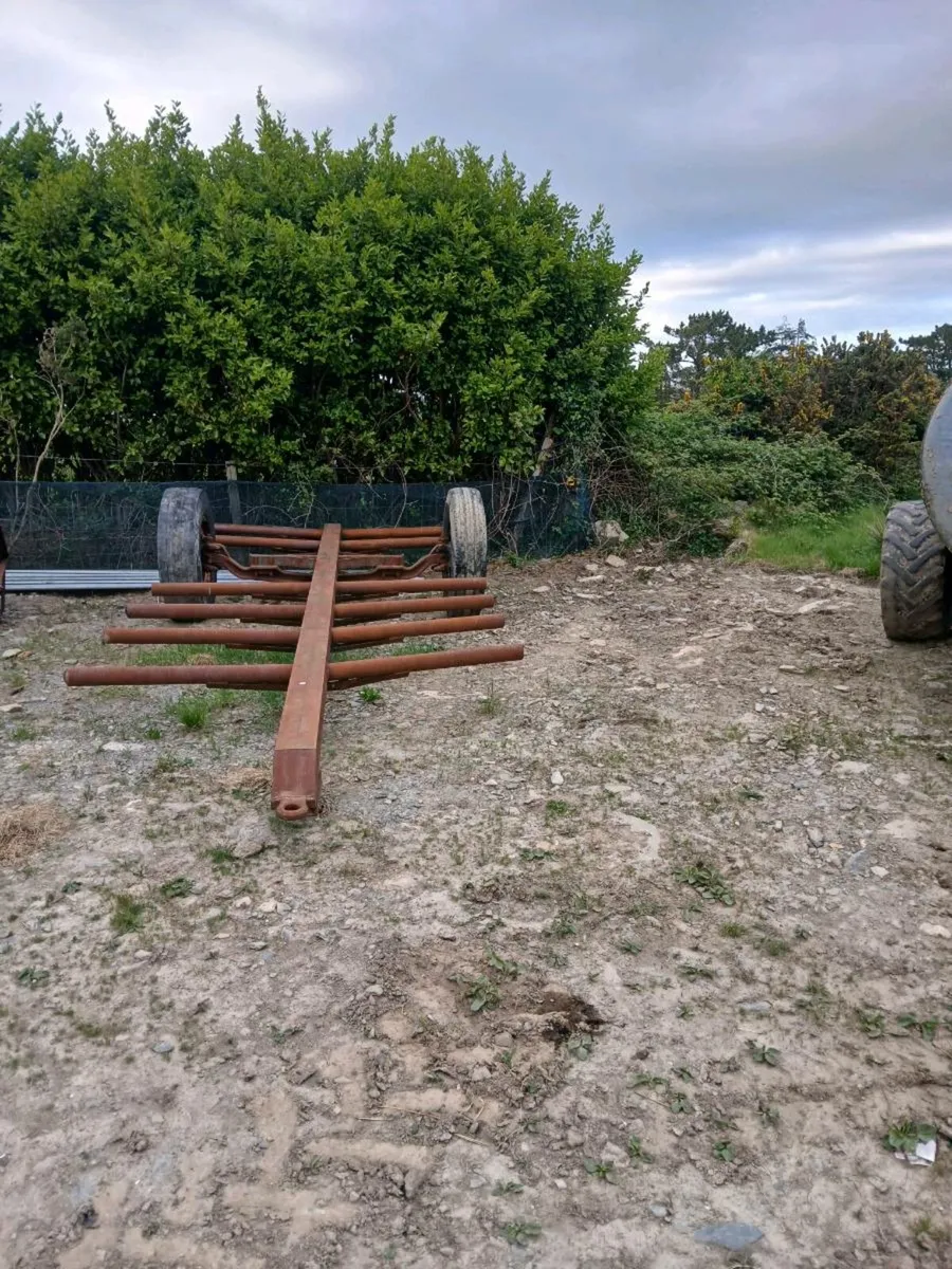 Bale trailer