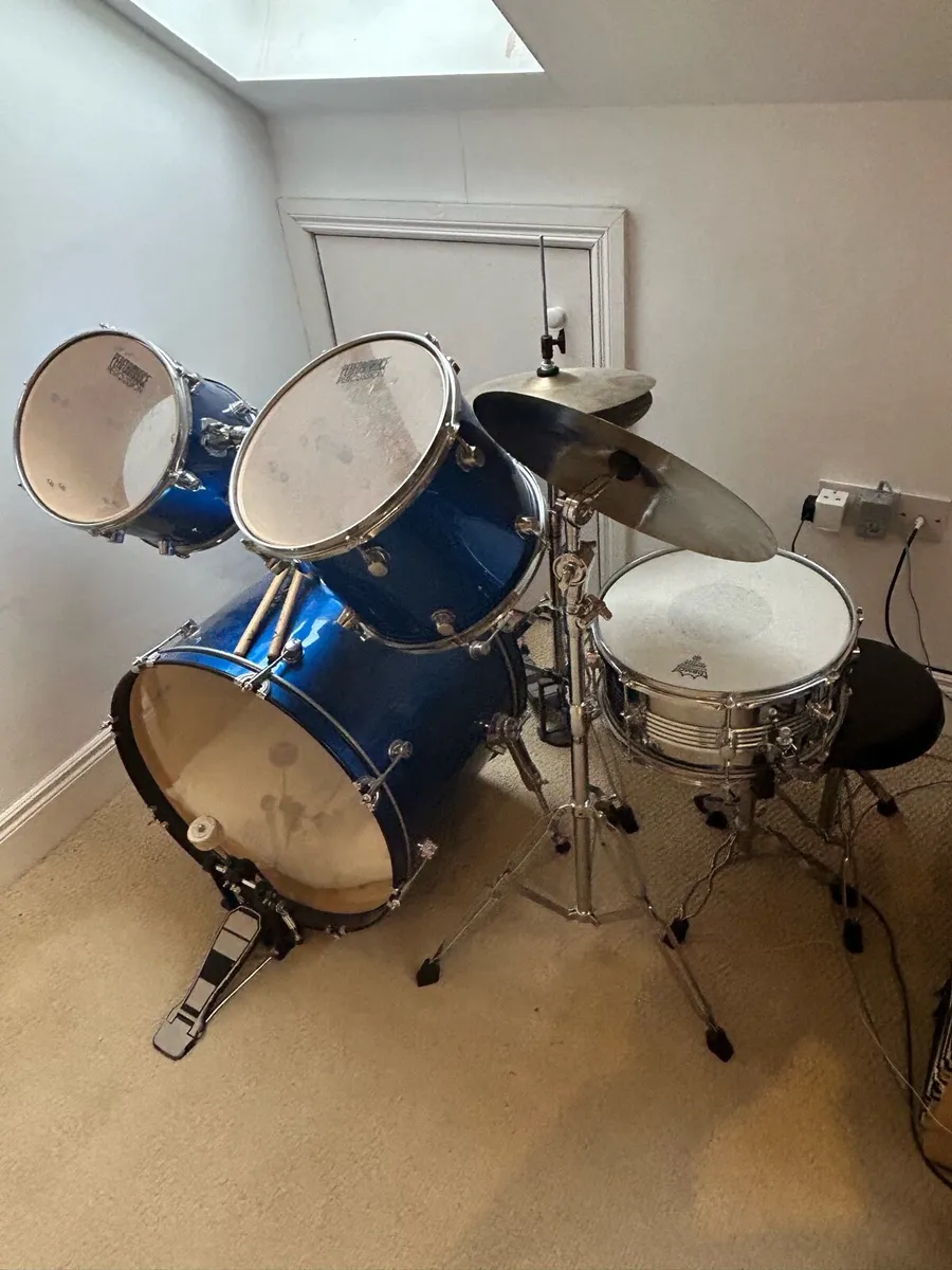 Drum kit - Image 1