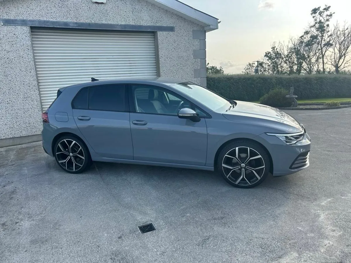 Volkswagen Golf 2022 - Image 2