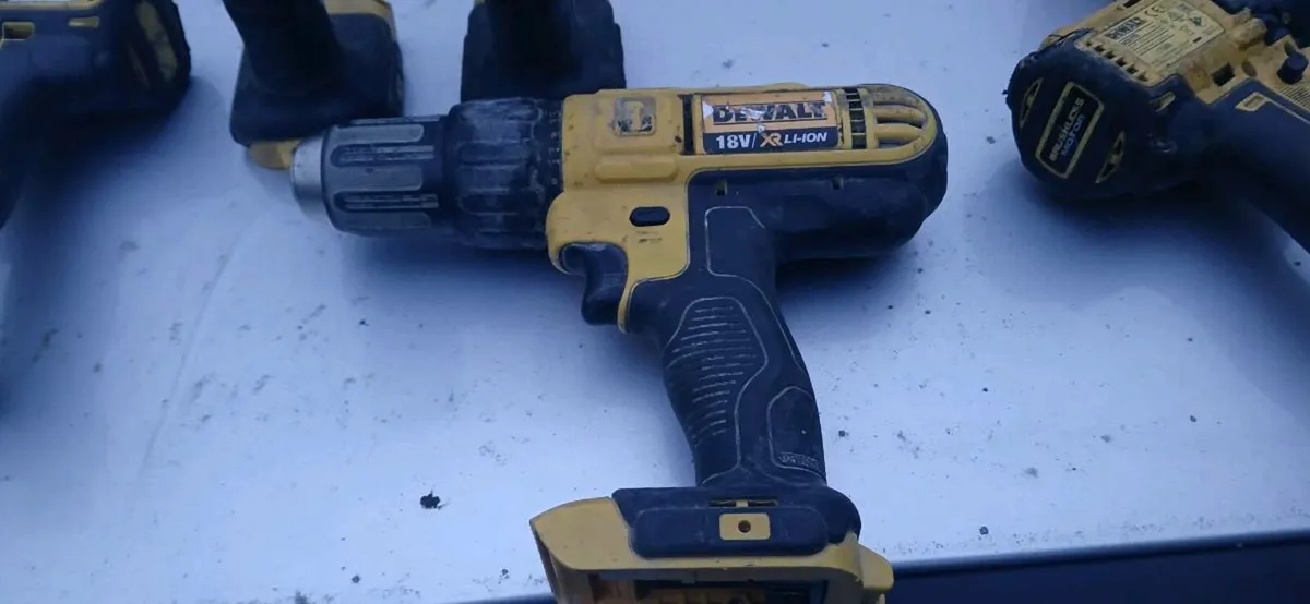 18v dewalt bear unit - Image 1
