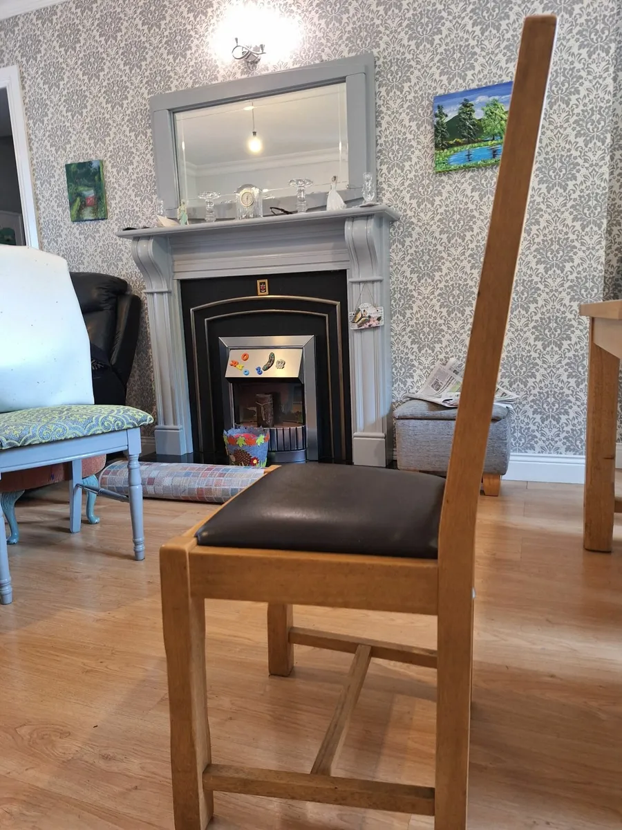 Table and 10 chairs - Image 2