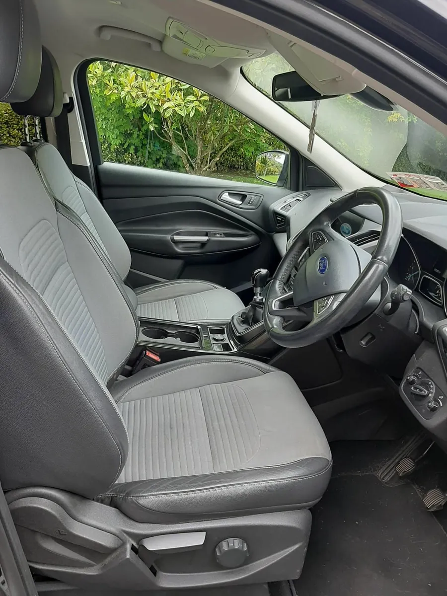 Ford Kuga 2017 - Image 3