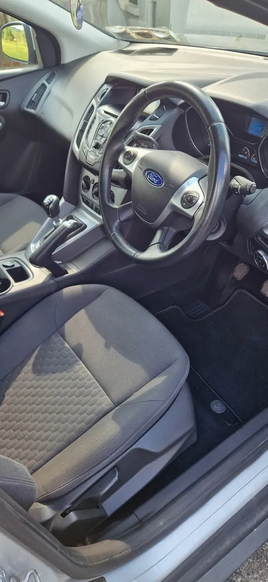 Ford Focus 2014 - Image 2
